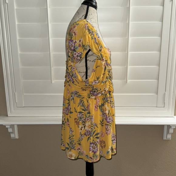 Torrid Stretch Mesh Square Neck Shirred Peplum Cherish Floral Mineral Yellow - Picture 4 of 13